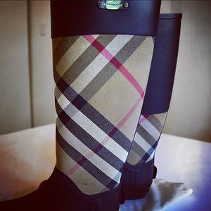 Burberry rain boots 7.5